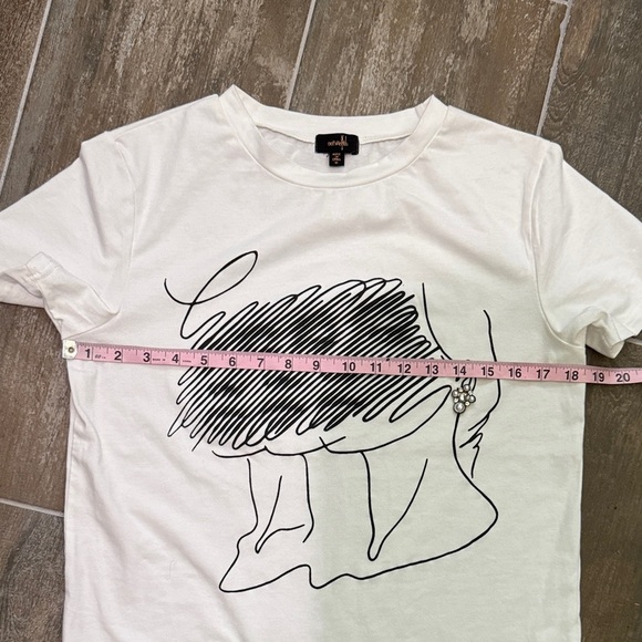 Ontwelfth Chic White Graphic Tee - Picture 6 of 9